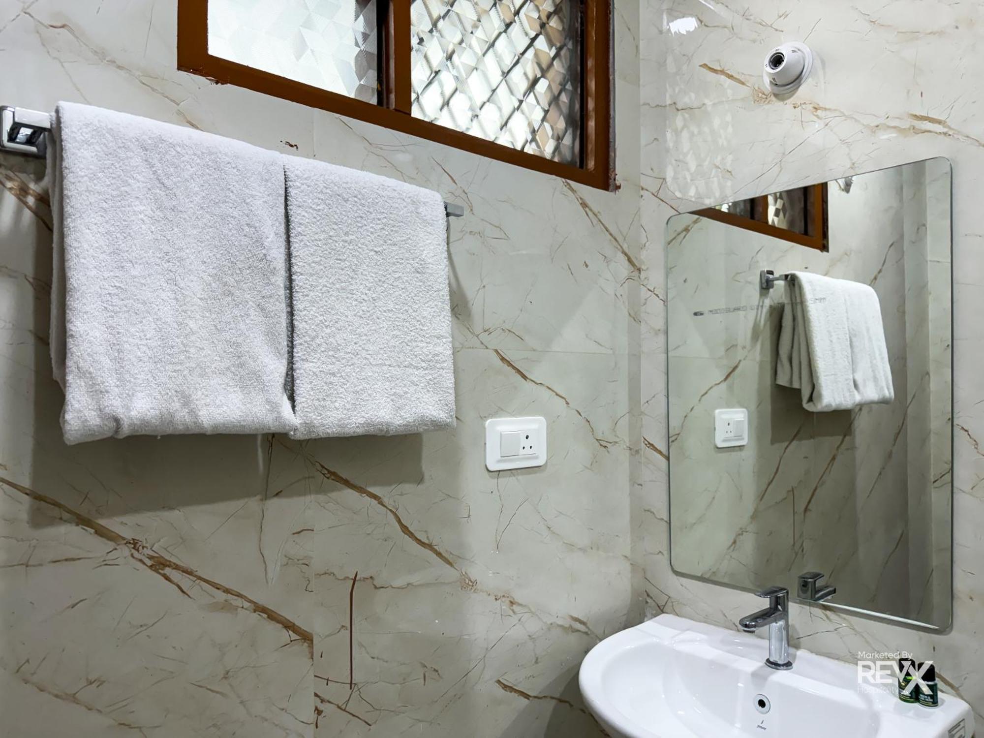 Guru Sadan A Luxe Stay Ayodhya Zewnętrze zdjęcie