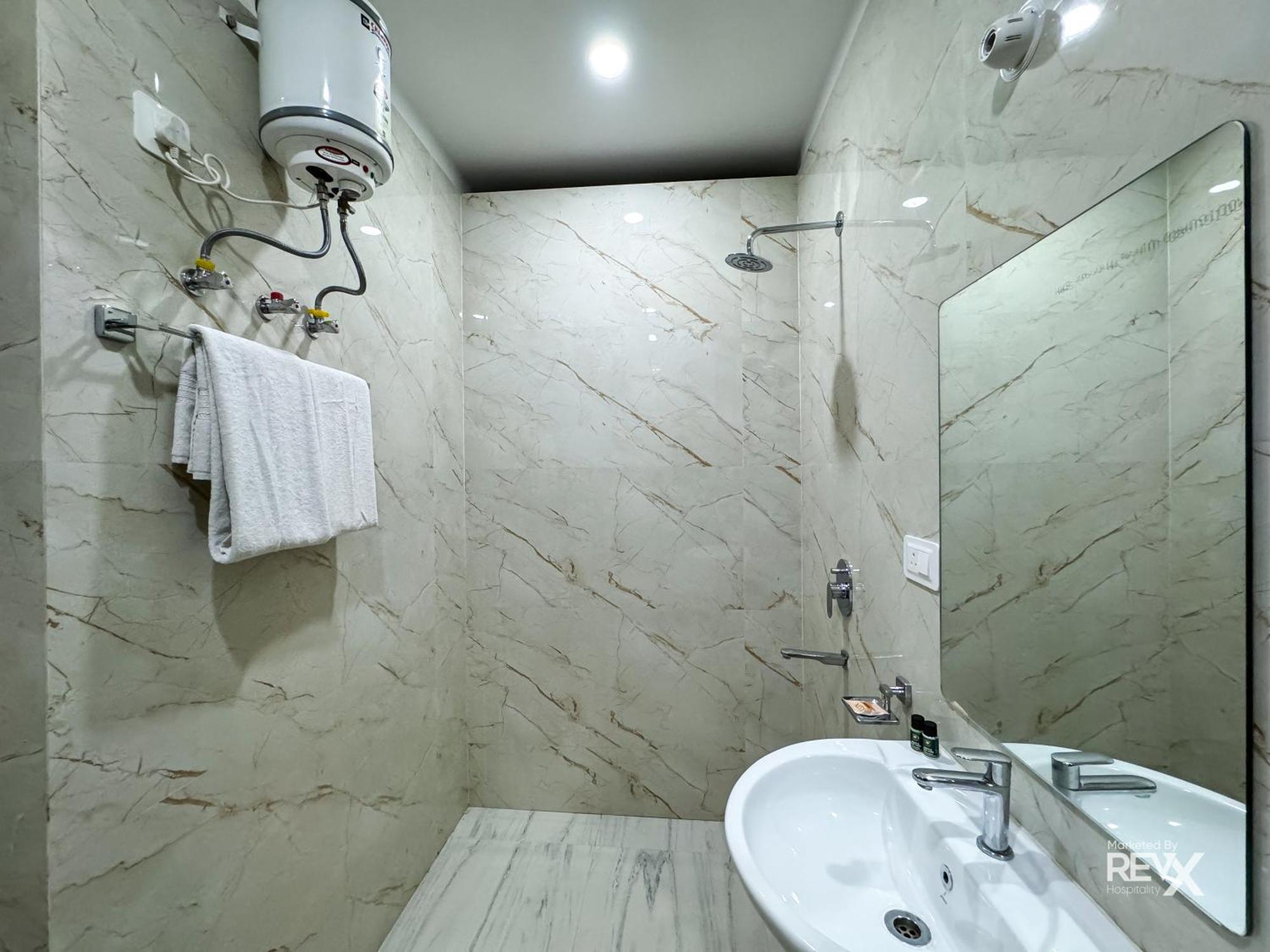 Guru Sadan A Luxe Stay Ayodhya Zewnętrze zdjęcie