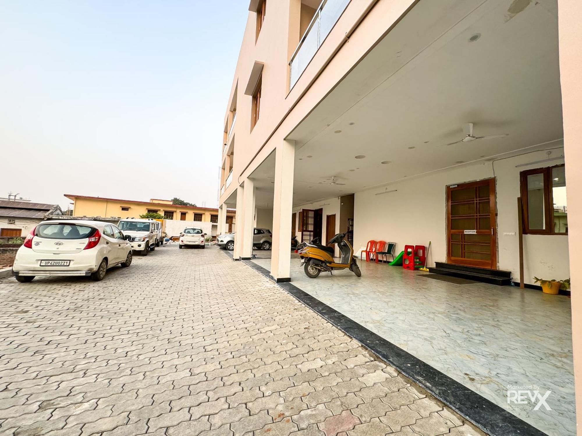 Guru Sadan A Luxe Stay Ayodhya Zewnętrze zdjęcie