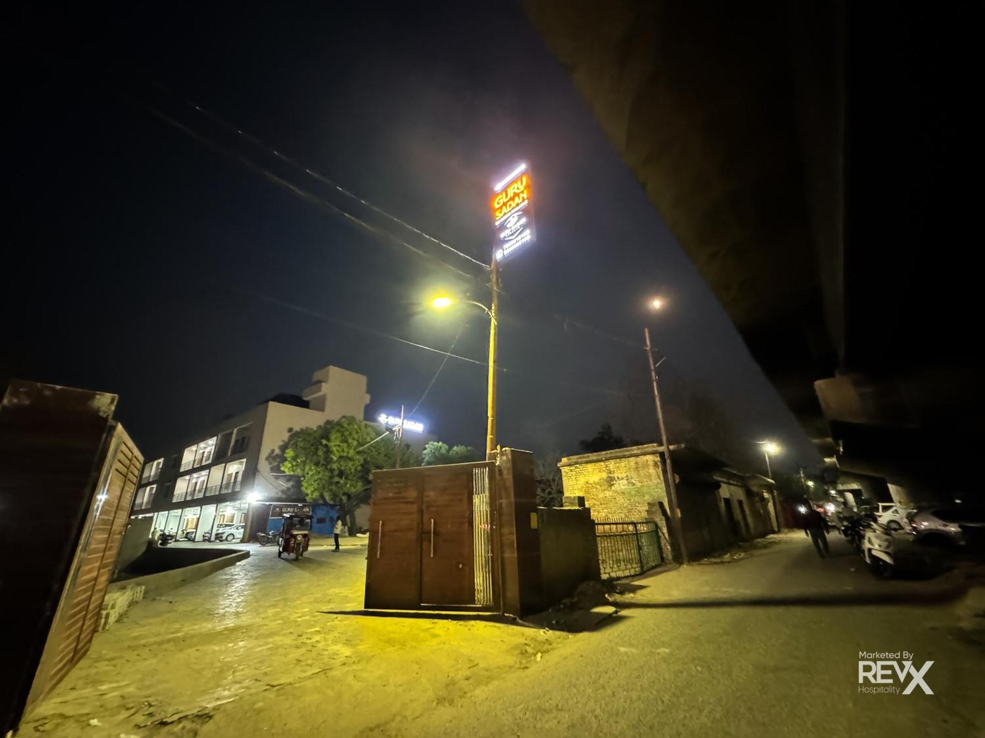 Guru Sadan A Luxe Stay Ayodhya Zewnętrze zdjęcie