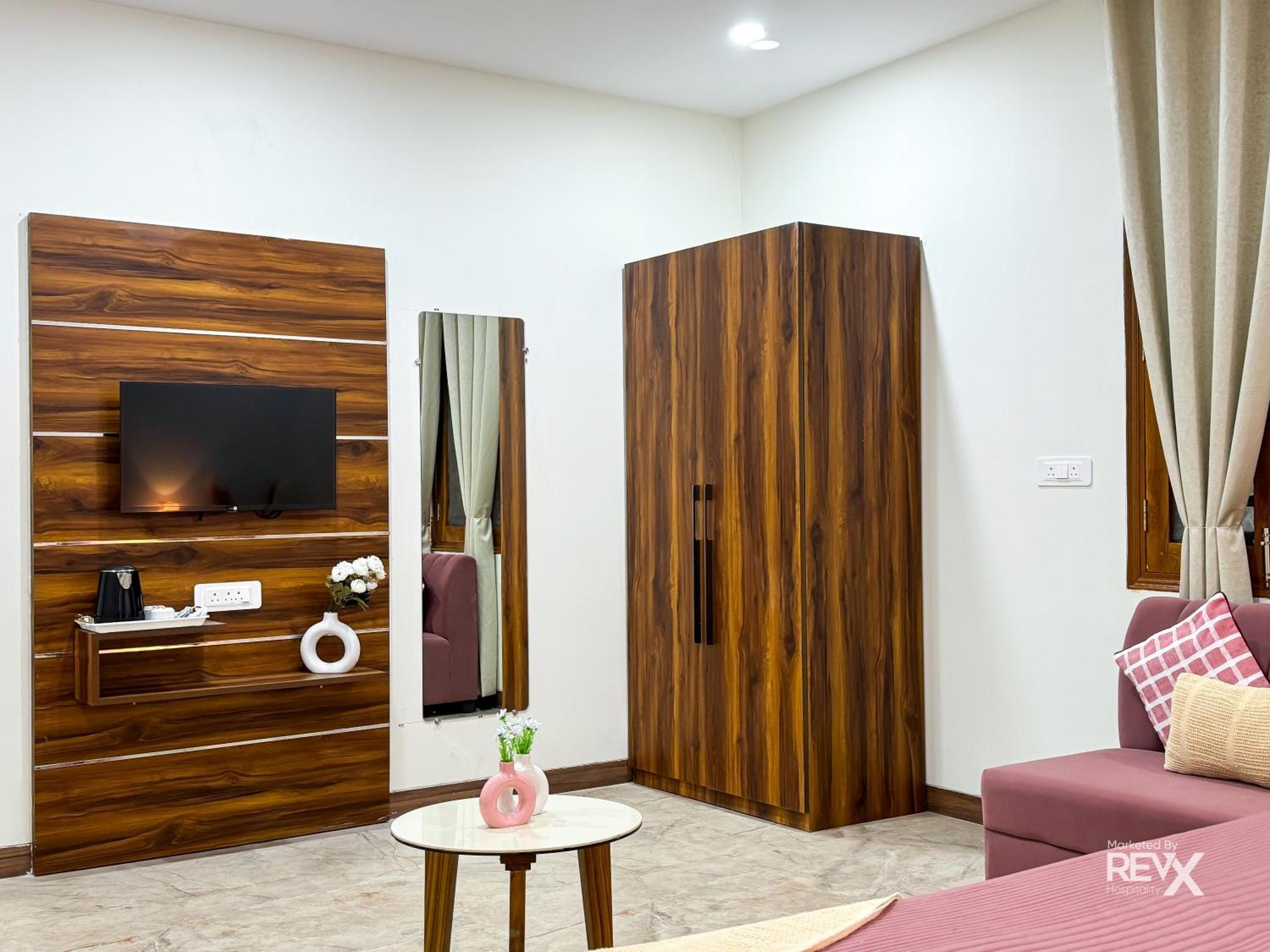 Guru Sadan A Luxe Stay Ayodhya Zewnętrze zdjęcie