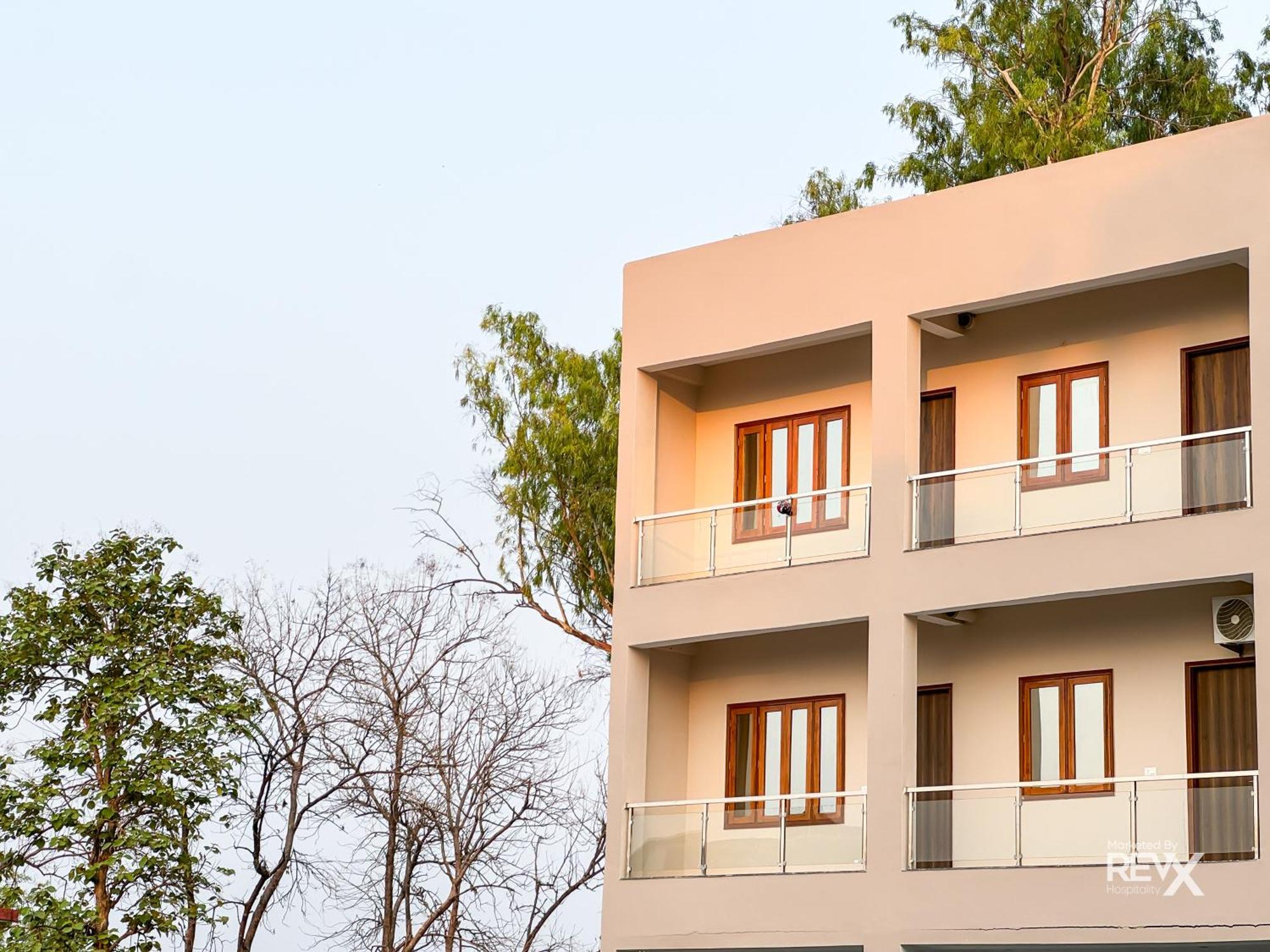 Guru Sadan A Luxe Stay Ayodhya Zewnętrze zdjęcie